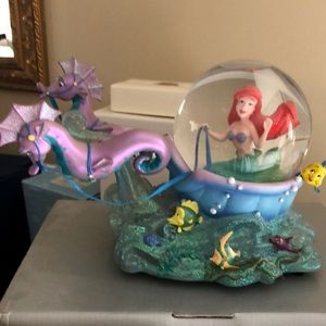 Disney snow globe Little mermaid